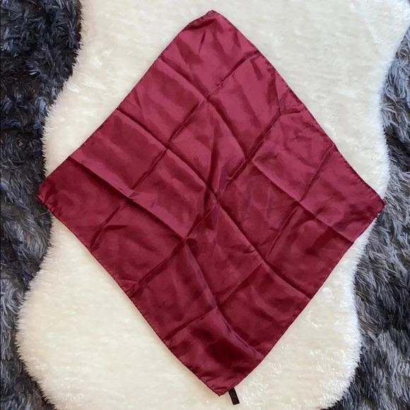 Made in Italy burgundy Silk Men's Tuxedo Scarf - Picture 4 of 11